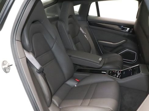 Used 2023 Porsche Panamera 4 Platinum Edition AWD/4WD image 25
