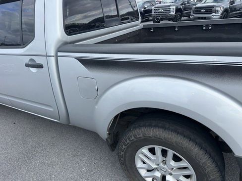 Used 2019 Nissan Frontier SV w/ Value Truck Package image 6