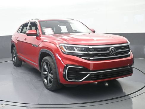Used 2021 Volkswagen Atlas Cross Sport SE w/ Panoramic Sunroof Package FWD image 9