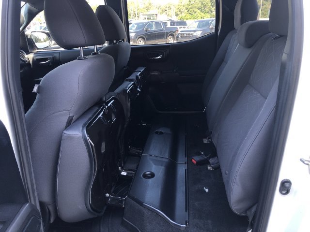 Used 2018 Toyota Tacoma TRD Sport RWD image 17