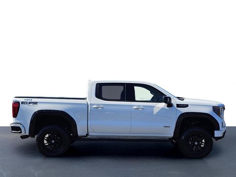 Used 2022 GMC Sierra 1500 Elevation w/ Preferred Package AWD/4WD image 4
