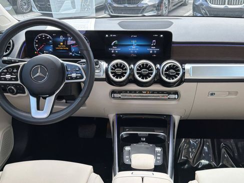 Used 2023 Mercedes-Benz GLB 250 image 14