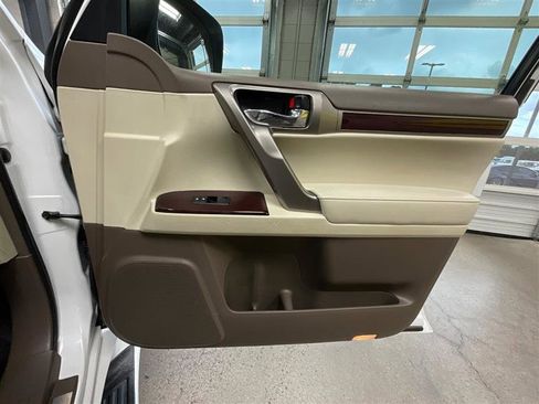 Used 2017 Lexus GX 460 Premium w/ Premium Package AWD/4WD image 31