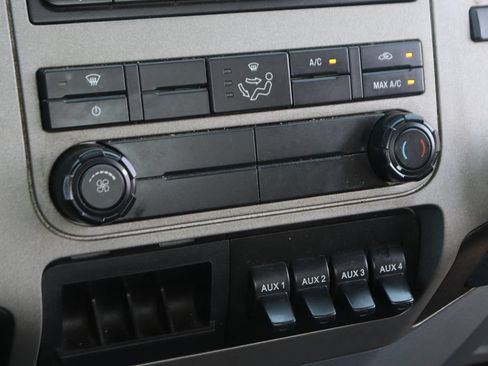 Used 2019 Ford F650 2WD Regular Cab Super Duty image 26