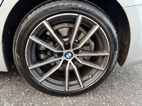 Used 2019 BMW 330i xDrive Sedan w/ Driving Assistance Package image 9