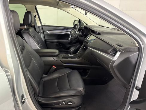 Used 2018 Cadillac XT5 Premium Luxury FWD image 22