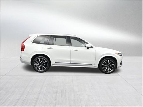 Used 2023 Volvo XC90 B5 Plus AWD/4WD image 6
