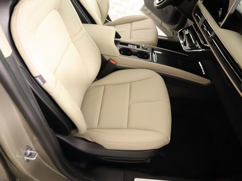 New 2025 Lincoln Corsair Reserve image 14