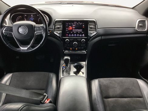 Used 2020 Jeep Grand Cherokee Altitude image 3