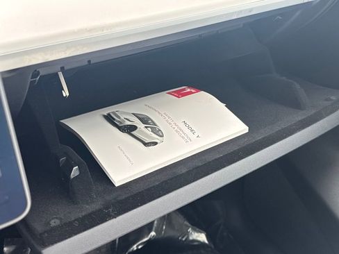Used 2024 Tesla Model Y Performance image 26