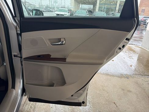 Used 2009 Toyota Venza image 25