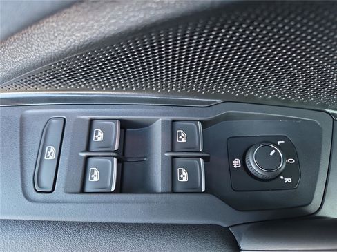 New 2026 Volkswagen Tiguan SE R-Line image 15