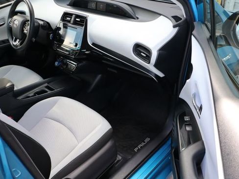 Used 2019 Toyota Prius LE image 41