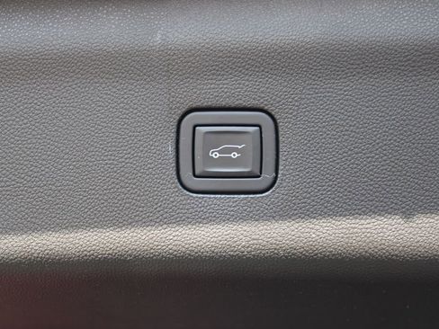 Used 2024 Buick Enclave Premium image 18