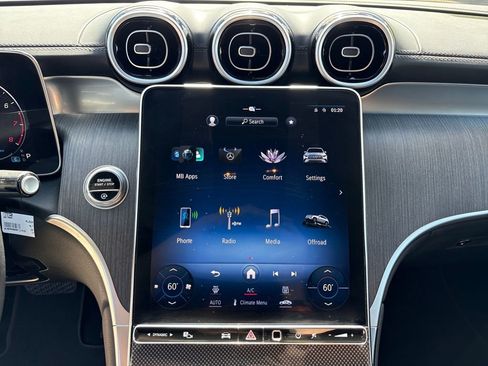 Used 2024 Mercedes-Benz GLC 300 4MATIC image 22