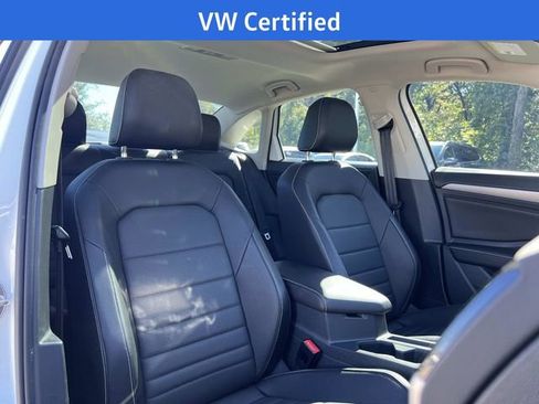 Certified 2024 Volkswagen Jetta SE w/ Panoramic Sunroof Package image 30