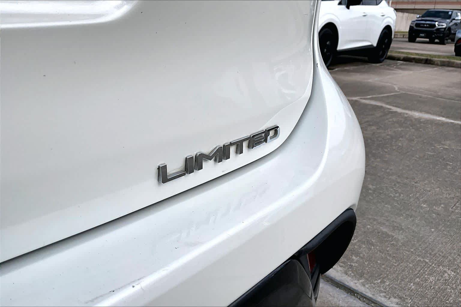 Used 2020 Toyota Highlander Limited FWD image 10