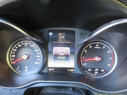 Used 2017 Mercedes-Benz GLC 300 4MATIC image 15