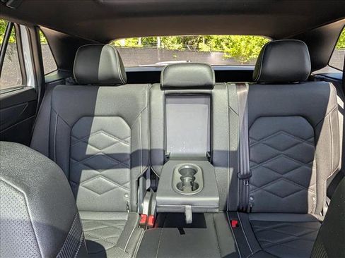Used 2025 Volkswagen Atlas Cross Sport SE w/ Panoramic Sunroof Package AWD/4WD image 20
