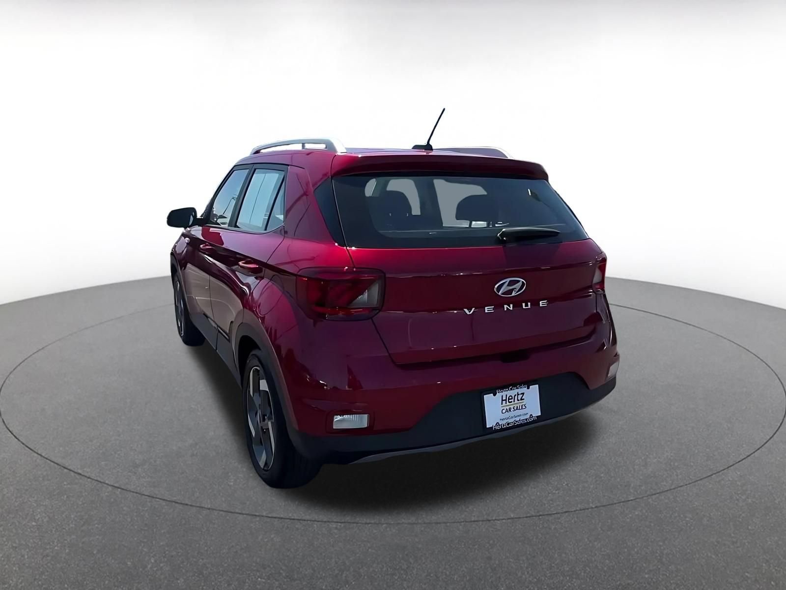 Used 2025 Hyundai Venue SEL FWD image 10