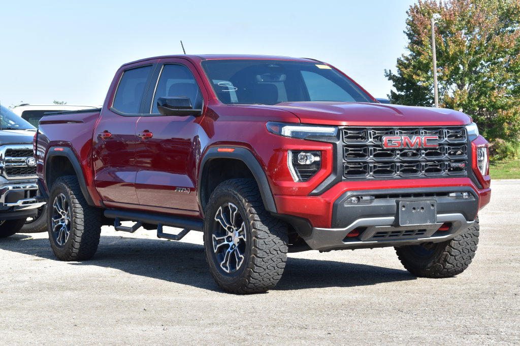 Used 2025 GMC Canyon AT4 w/ Technology Plus Package AWD/4WD image 3