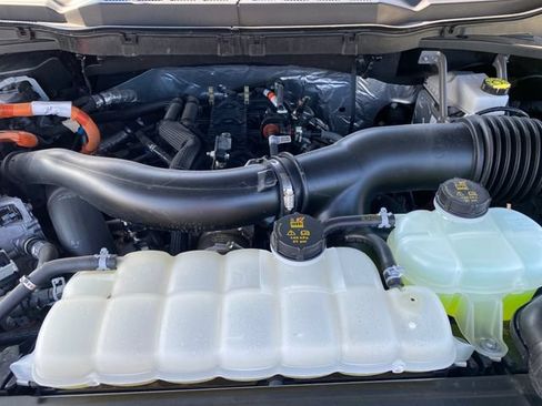 Used 2025 Ford F150 Lariat w/ Bed Utility Package AWD/4WD image 15