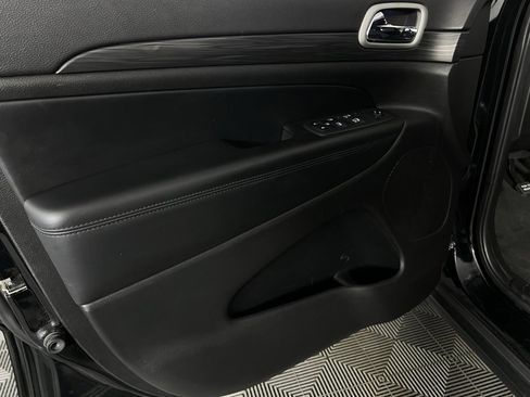 Certified 2021 Jeep Grand Cherokee Laredo X image 23