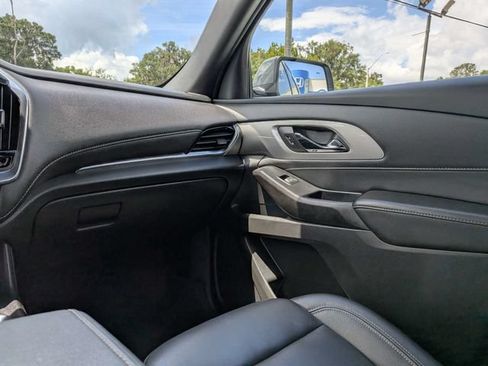 Used 2023 Chevrolet Traverse LT w/ LPO, Floor Liner Package FWD image 15