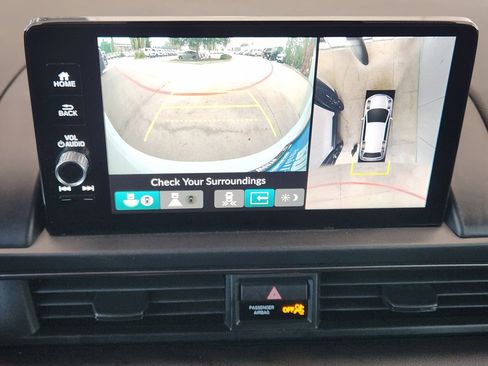 Used 2023 Honda Pilot TrailSport image 17