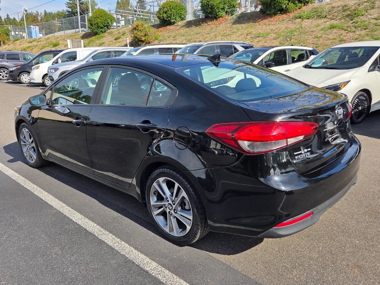 Used 2017 Kia Forte LX FWD image 5