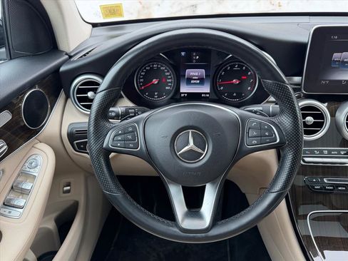Used 2018 Mercedes-Benz GLC 300 4MATIC image 17