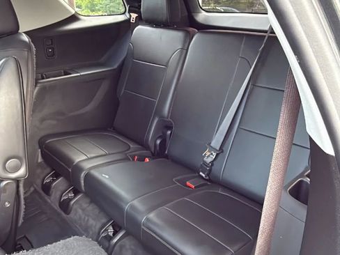 Used 2019 Chevrolet Traverse Premier image 17