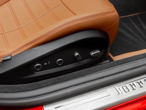 Certified 2016 Ferrari California T RWD image 40