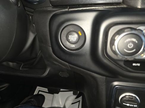 Used 2022 Jeep Gladiator Sport AWD/4WD image 23