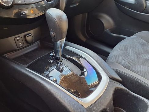 Used 2015 Nissan Rogue SV FWD image 15
