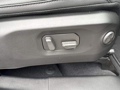 New 2025 Jeep Gladiator High Tide image 14