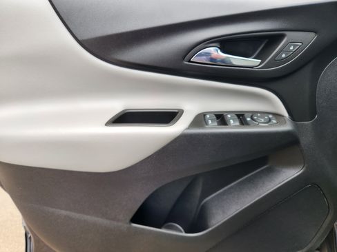 Certified 2022 Chevrolet Equinox LS w/ LS Convenience Package image 24