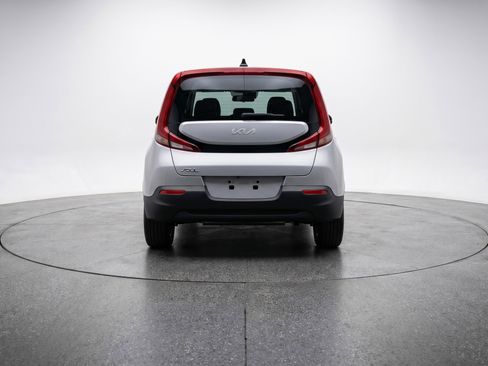 Used 2025 Kia Soul LX w/ LX Technology Package image 7