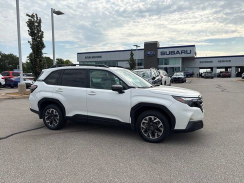 Used 2026 Subaru Forester Premium AWD/4WD image 1