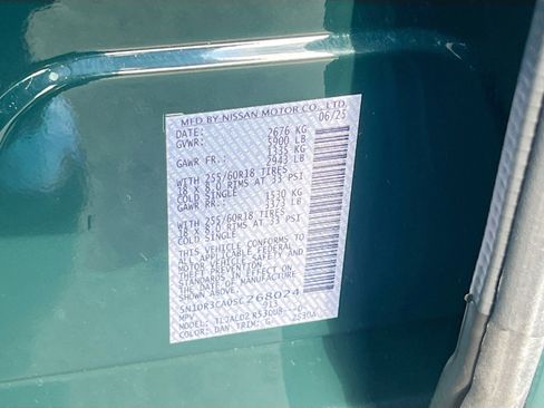 Used 2025 Nissan Pathfinder SL FWD image 36