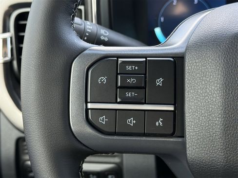 New 2026 Ford F250 Lariat w/ Black Appearance Package image 34