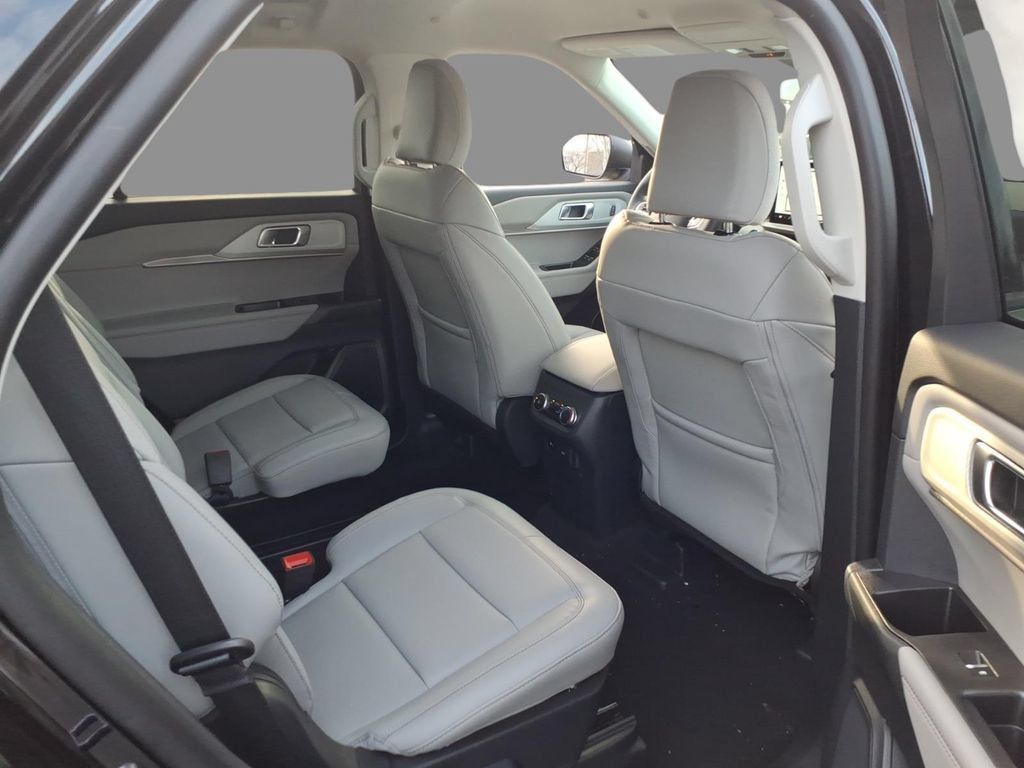 New 2026 Ford Explorer Active w/ Active Comfort Package AWD/4WD image 10
