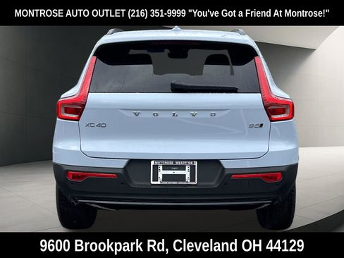 New 2026 Volvo XC40 B5 Plus w/ Climate Package AWD/4WD image 4