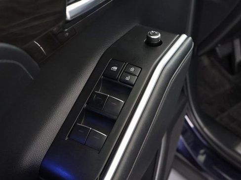 Used 2021 Toyota Highlander Platinum image 12