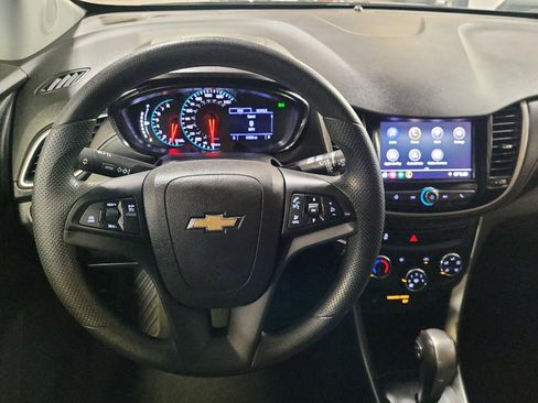 Used 2020 Chevrolet Trax LT FWD image 22