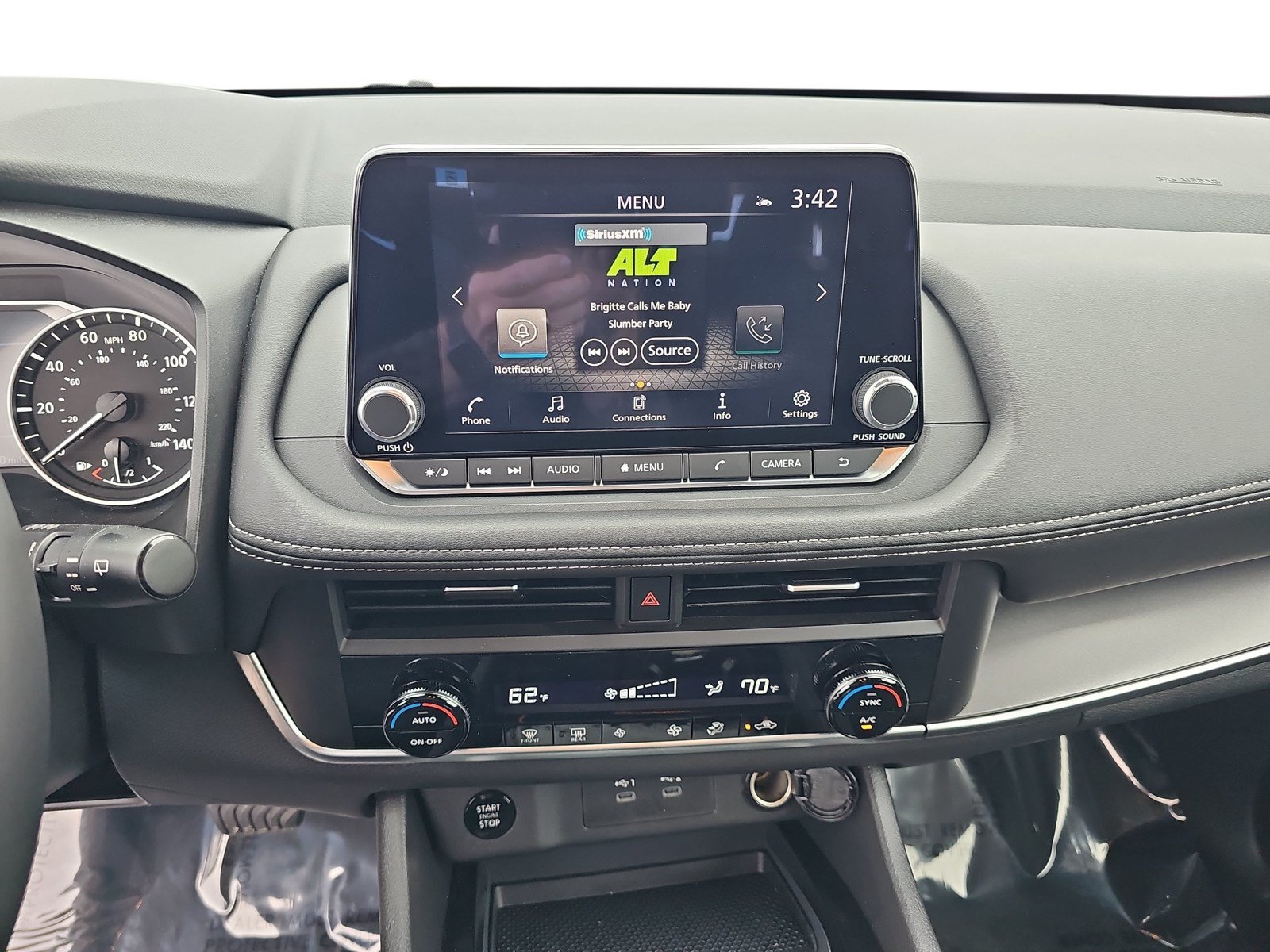 Used 2026 Nissan Rogue SV FWD image 17