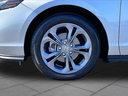 Used 2023 Honda Accord EX image 10