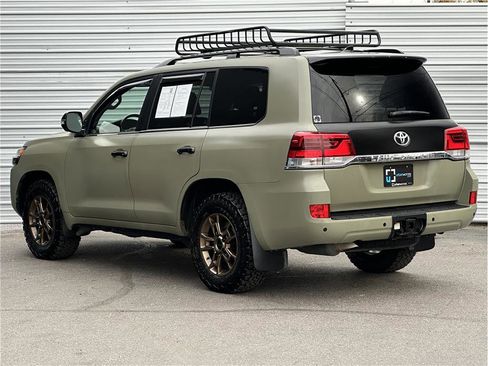Used 2021 Toyota Land Cruiser Heritage Edition image 3