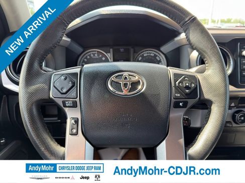 Used 2016 Toyota Tacoma SR5 w/ SR5 Appearance Package (SN) AWD/4WD image 15