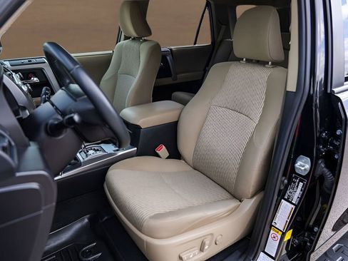 Used 2019 Toyota 4Runner SR5 AWD/4WD image 7